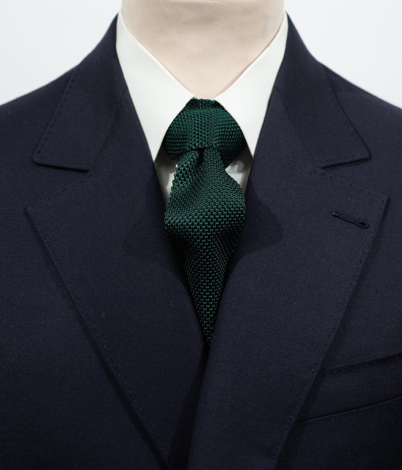 Cravate en tricot 100% soie, couleur vert anglais